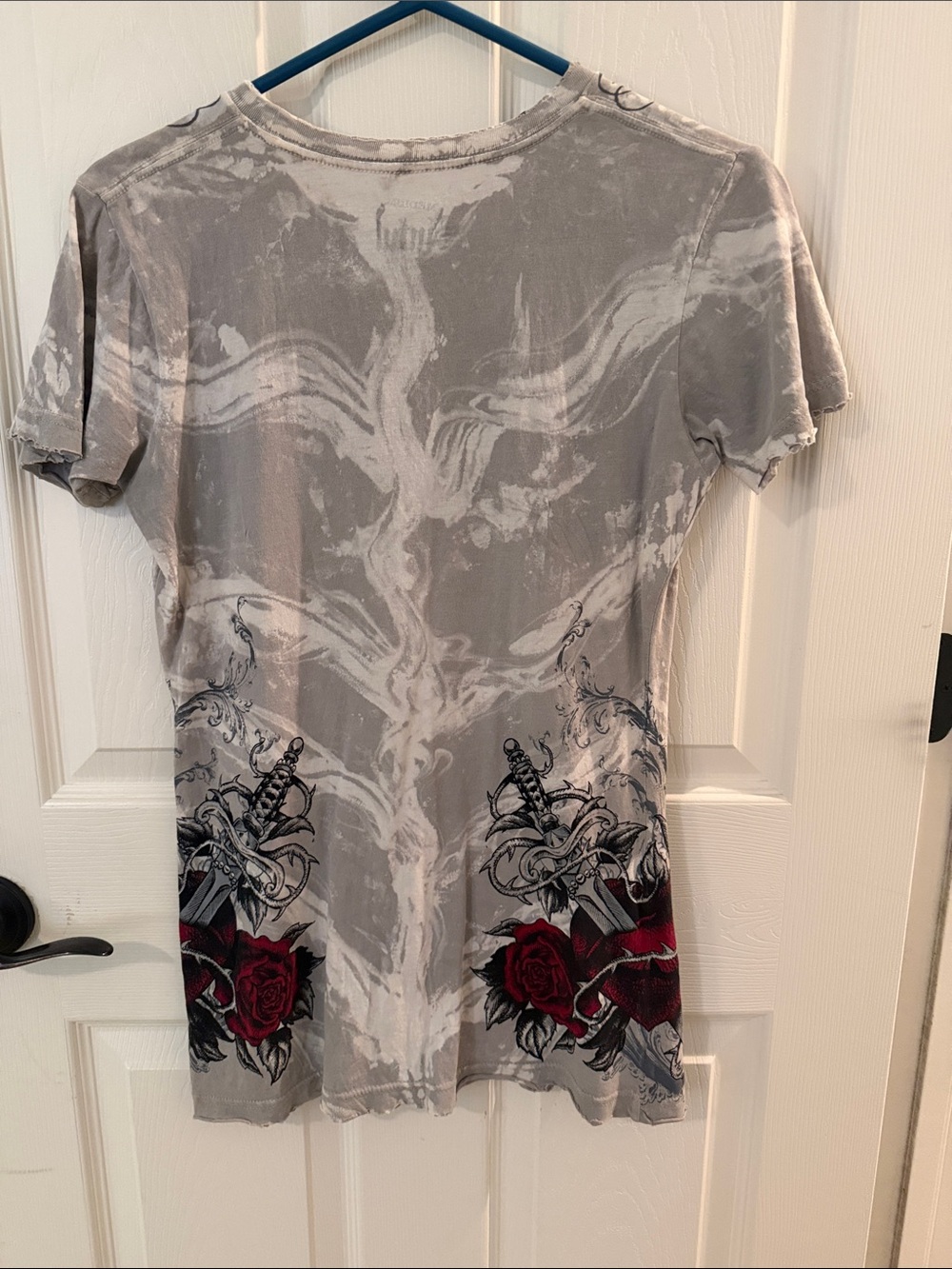 Women’s  Gray Short Sleeve Tee with Red Rose & Heart Graphic - Picture 2 of 3